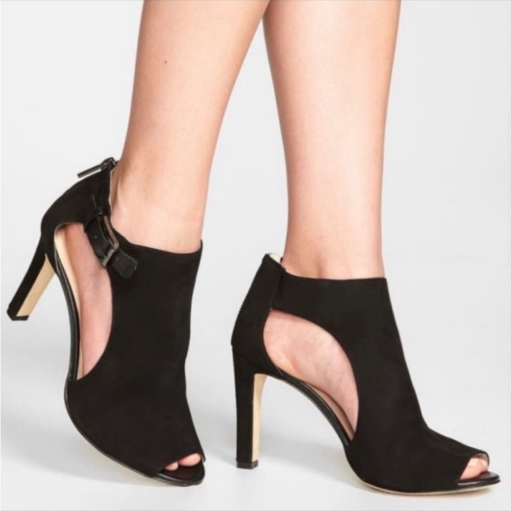 Louise et Cie Black Suede Cut Out Peep
Toe Bootie Heels. Size 6.5